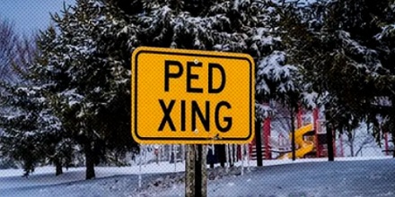 为什么美国的道路上有很多「xing」标语？