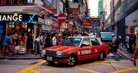 在香港打出租，把行李放后备箱要另行收费？