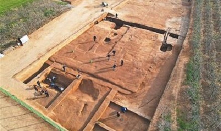 同样是埋人，为啥有的叫坟有的叫墓？