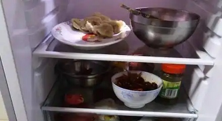 为什么有的冰箱冷藏层有灯，而冷冻层却没有？