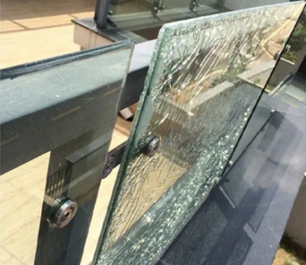 若在博物馆遇见歹徒，能砸碎玻璃掏出越王勾践剑自卫吗？