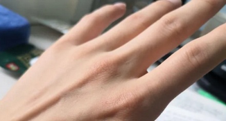 网恋对象只发一张手照，能看出多少信息？